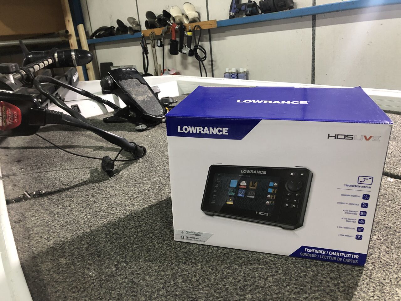 魚探取り付け LOWRANCE HDS LIVE 7インチモデル。 : 本日の船大工。