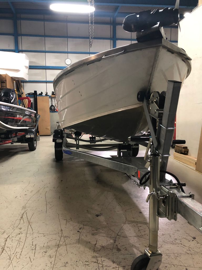 トレーラーバンク調整 ボート14FW+ステーサー420プラシド : 本日の船 トレーラーバンク調整 ボート14FW+ステーサー420プラシド : 本日の船