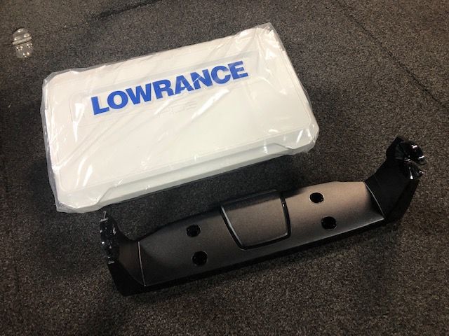LOWRANCE(ローランス)HDS LIVE デモ機。 : 本日の船大工。 LOWRANCE(ローランス)HDS LIVE デモ機。 : 本日の船大工。