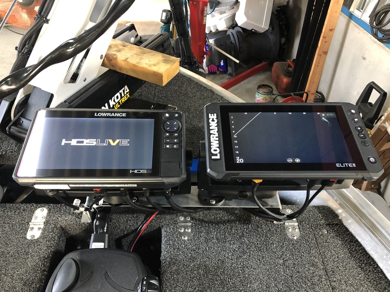もう1艇、アクティブターゲットの取り付けなのです。 : 本日の船大工。