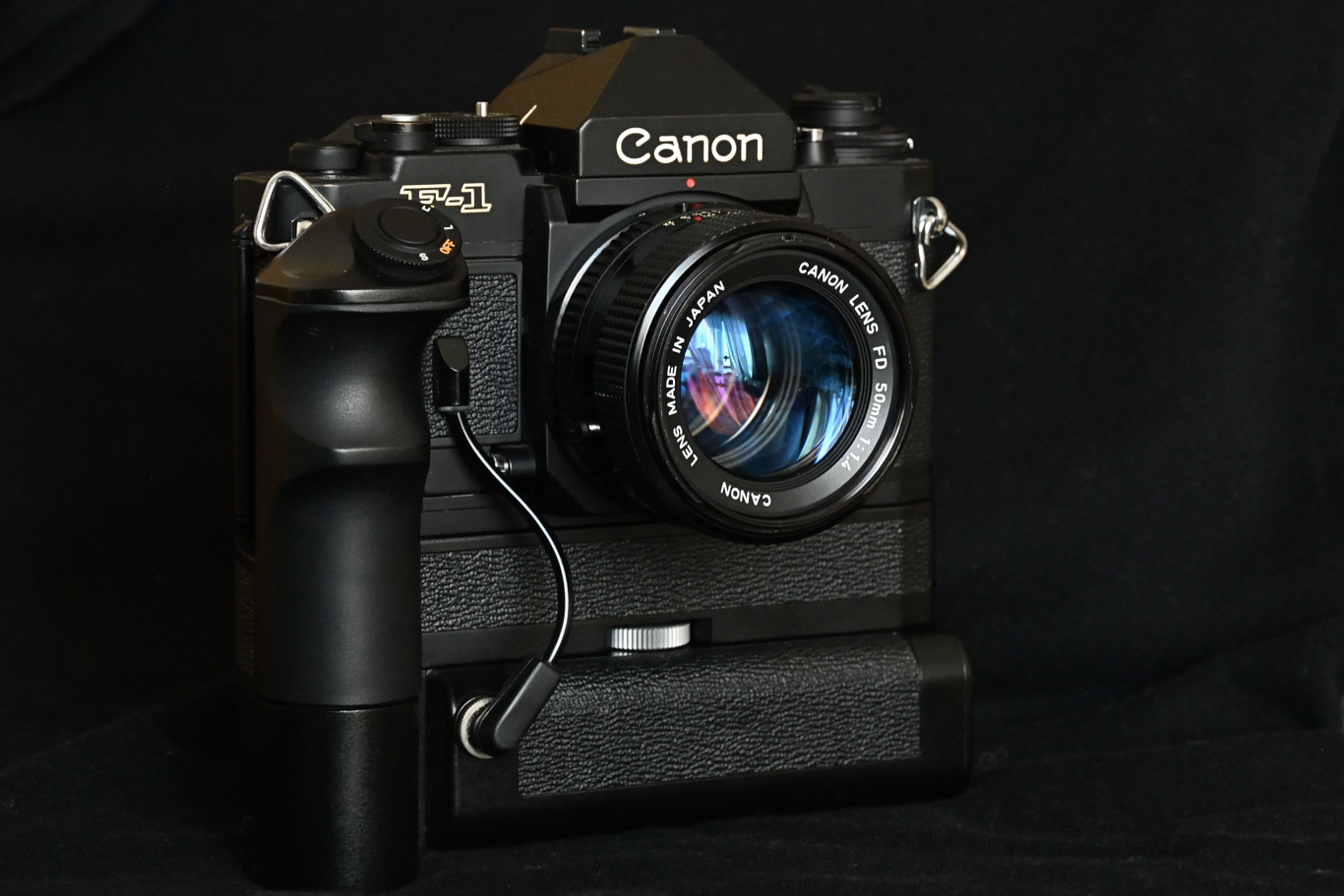 Canon new F-1 AE+モータードライブ+FD 50mm1:1.4 Canon new F-1 AE+モータードライブ+FD 50mm1:1.4