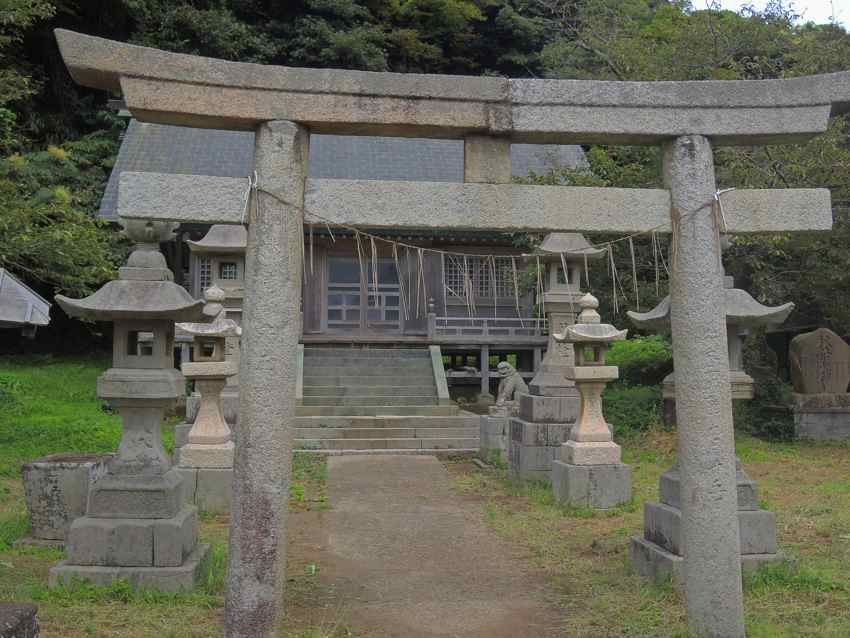 Architecの寄りみちカメラ : 新潟 / 佐渡 宿根木⑥ 白山神社と称光寺