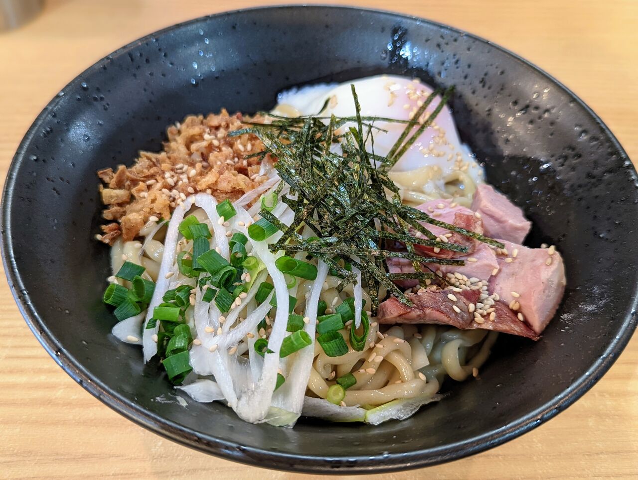 油そば　戦闘セット 2024年10月22日、『東京油組総本店』で、初の油そば！｜あなたの人生に