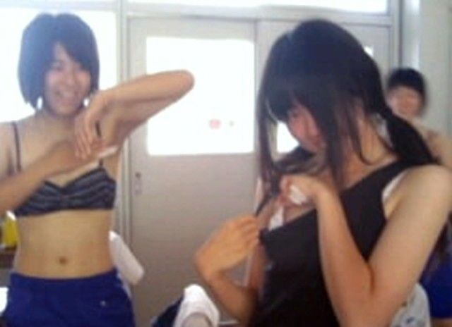 学校内で撮った女子高生のおっぱい写メ 画像nabi 学校内で撮った女子高生のおっぱい写メ 画像nabi