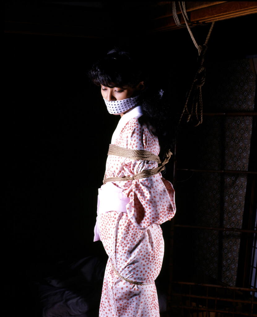 緊縛とさるぐつわの画像 和服 美しき女性の緊縛美 (457) 着衣で緊縛された美女 (2) : ko_c_sanのblog