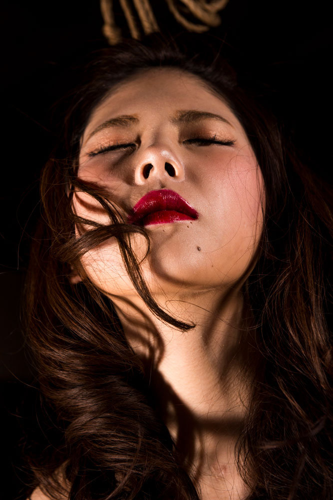 women 緊縛long hair women 妖美写真集 