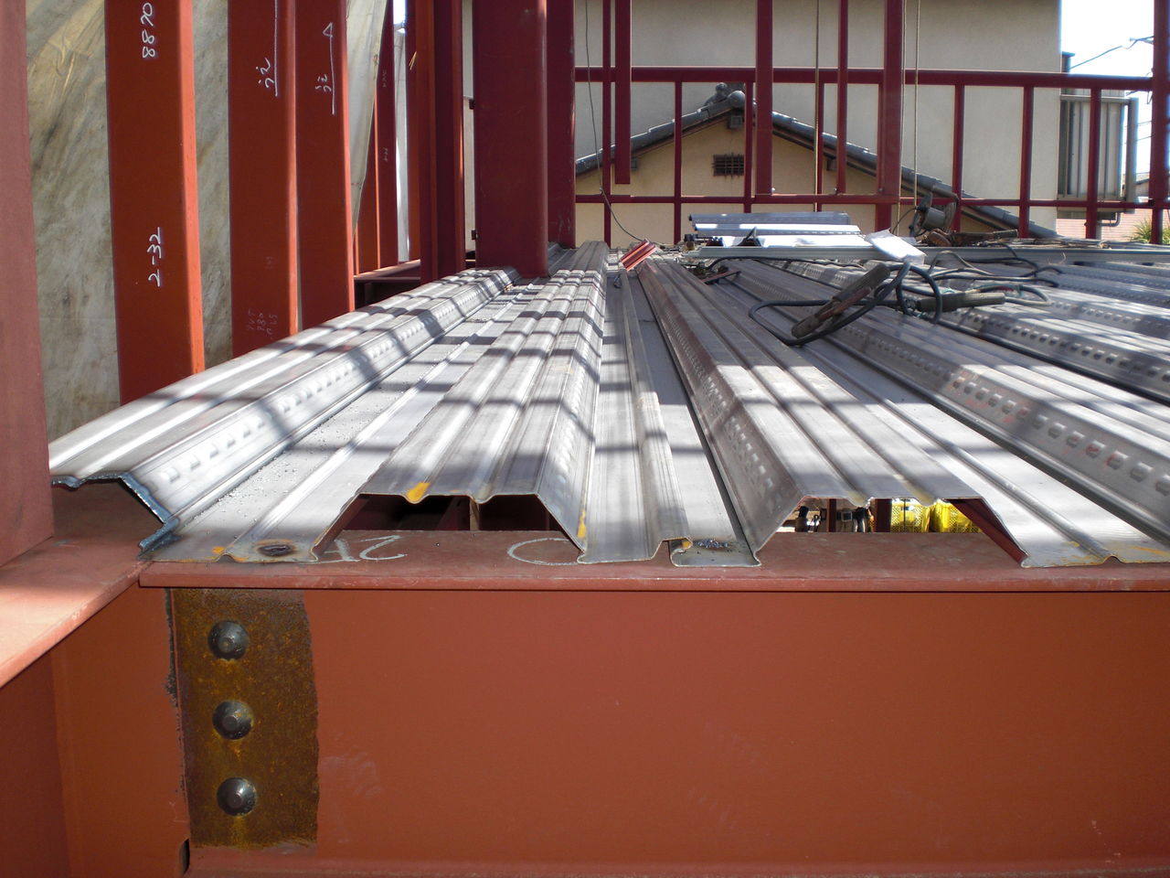 デッキプレートの施工 コーアのぶろぐ