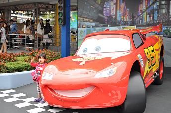 東京ディズニーランドへ 迷走する小人