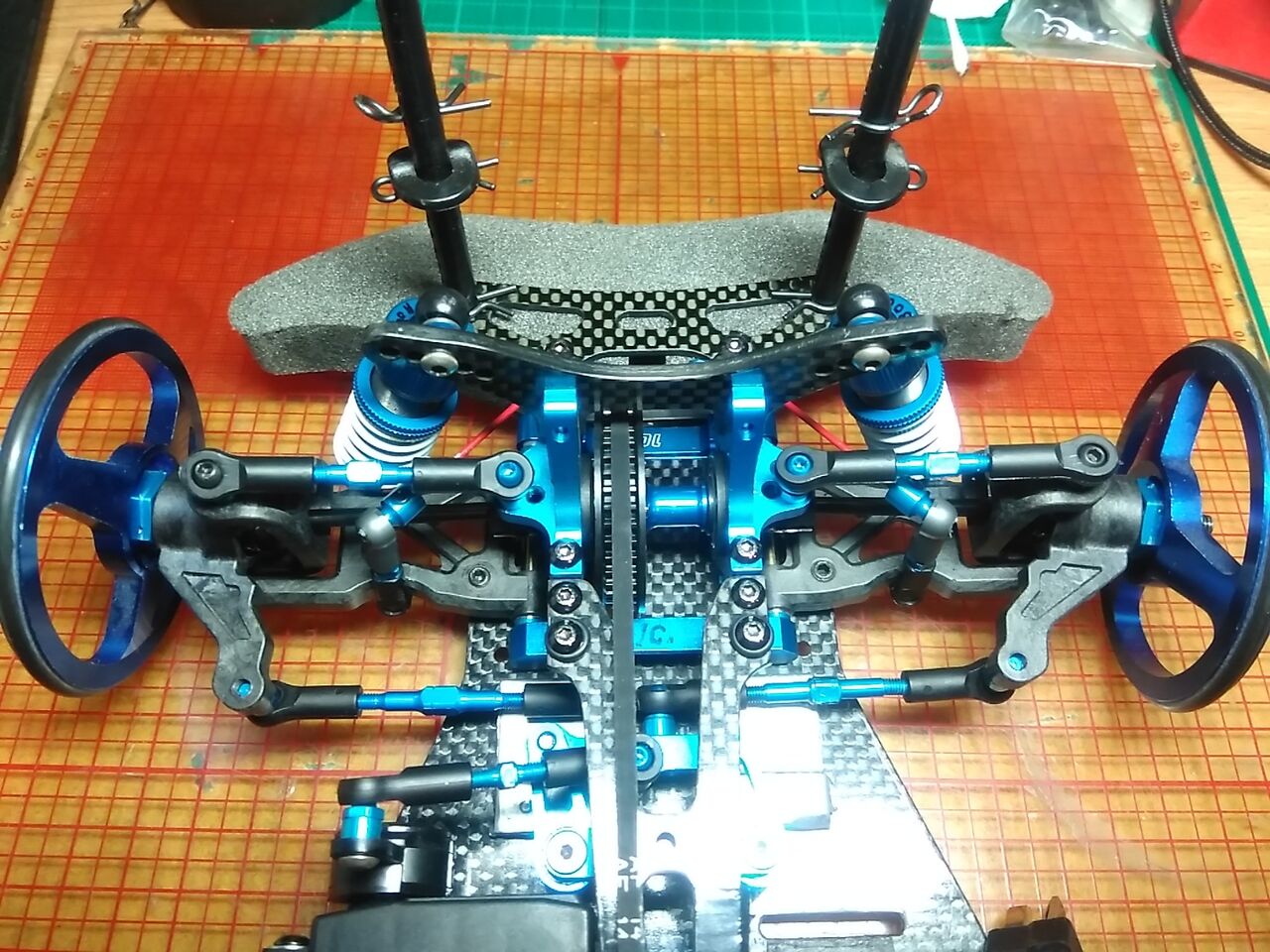 TRF416 サスアーム交換(リバサスから419サスへ) : つねきちのRCblog