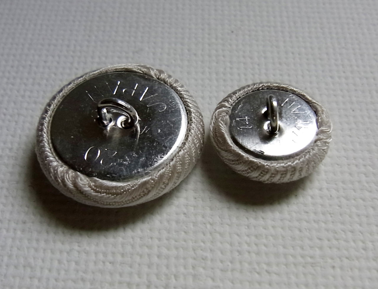 裏足タイプのクルミボタン 小林釦の商品情報 裏足タイプのクルミボタン 小林釦の商品情報