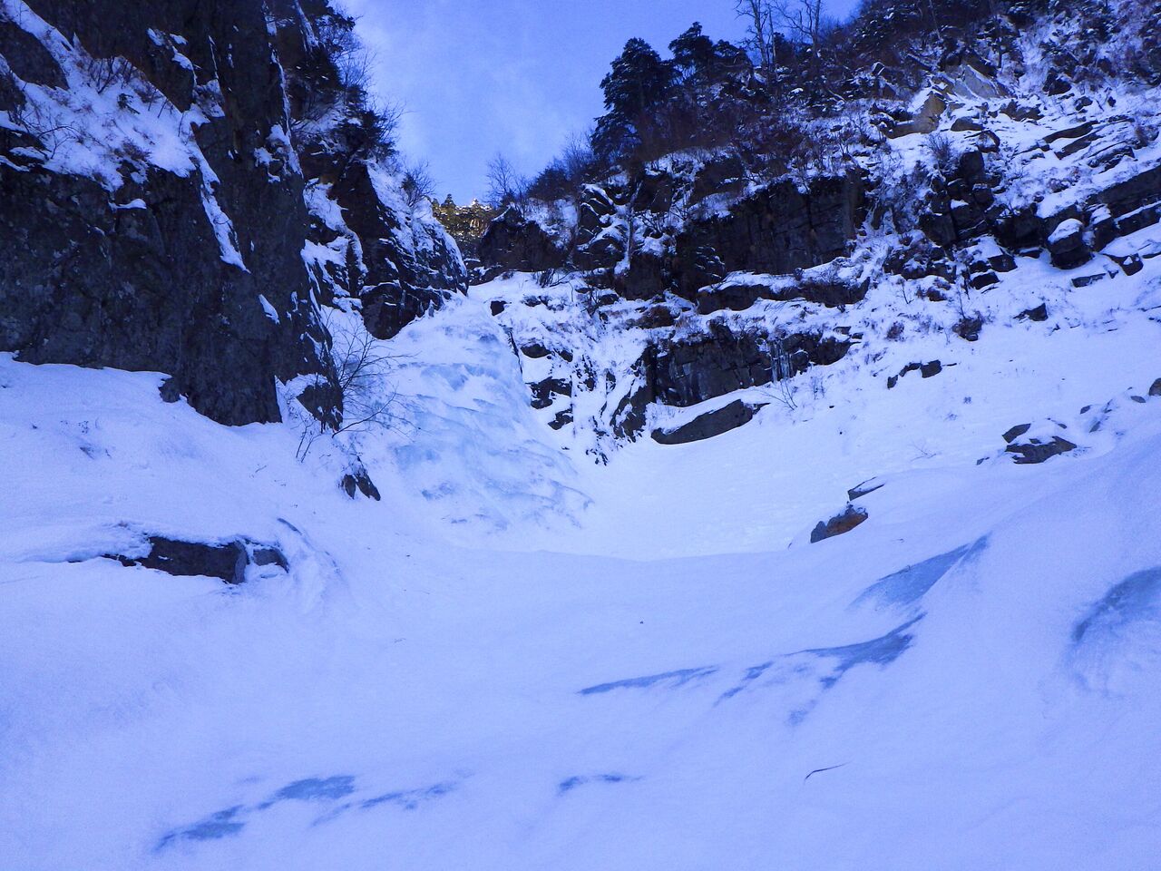 52BA7F2E-9A94-4C05-8C5C-8C5B015DED63