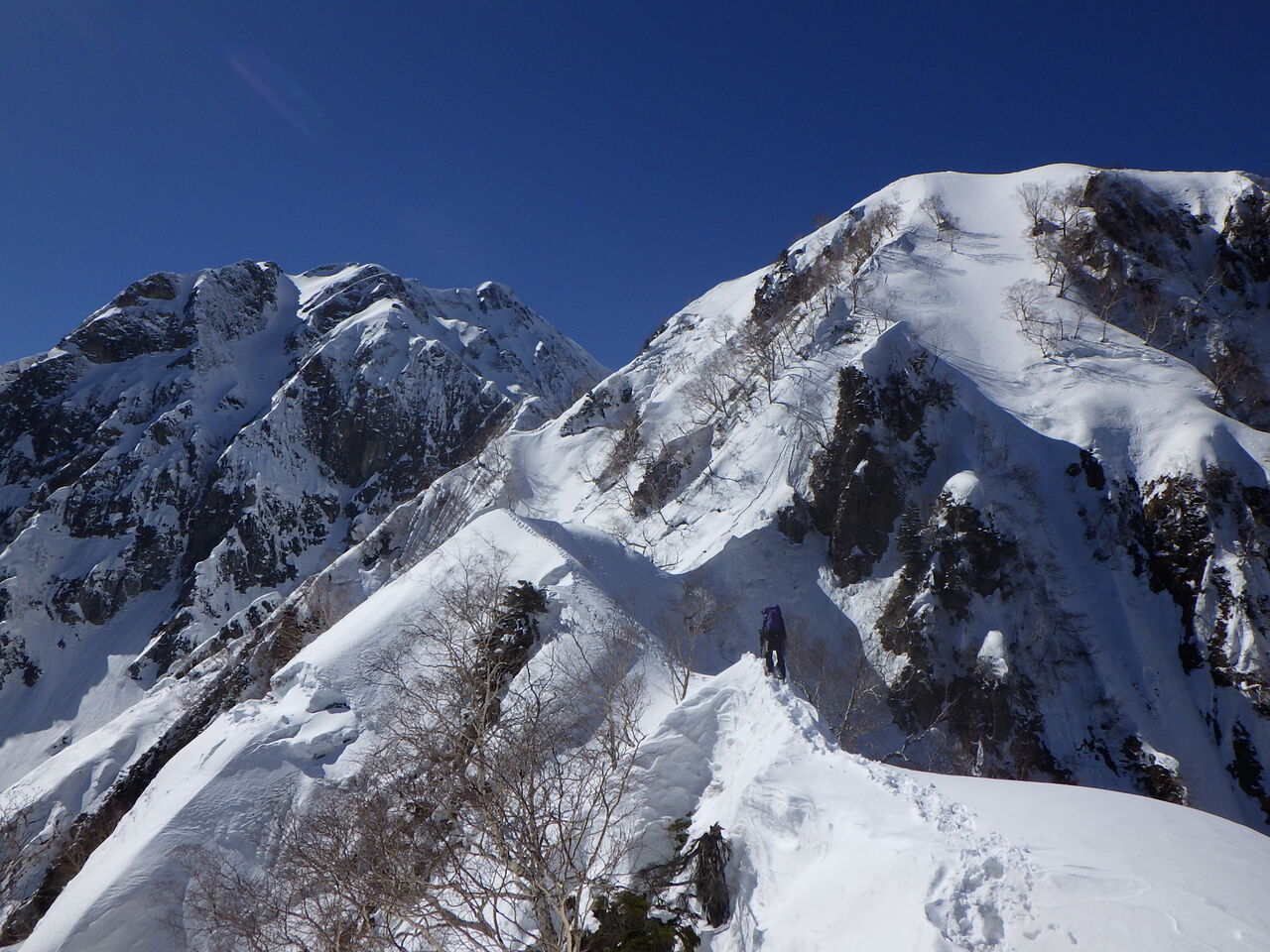 FCC4BD47-9384-4D83-9000-3E6D7ED4E031