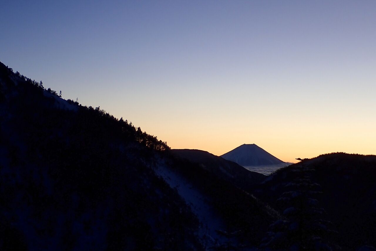 9055D05D-AAB3-4013-8FE7-68217A058316