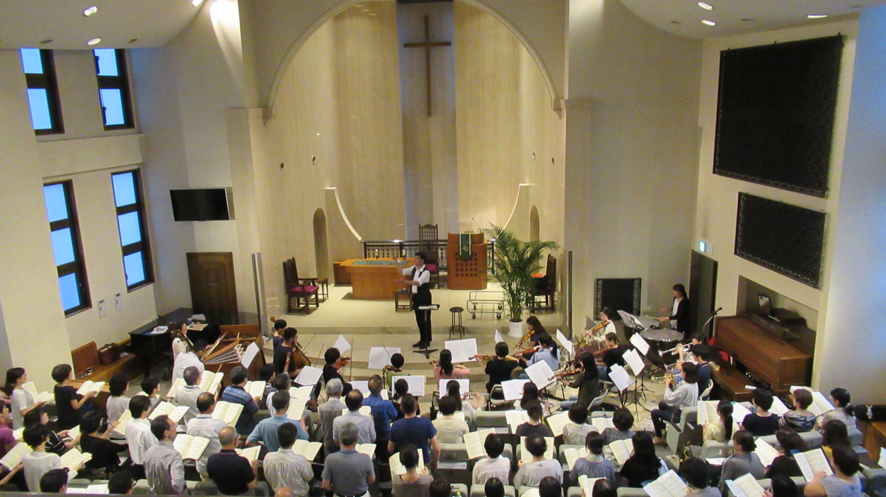 神戸聖愛教会での練習風景 ワンステメンバー 神戸中央合唱団 神戸聖愛教会での練習風景 ワンステメンバー 神戸中央合唱団