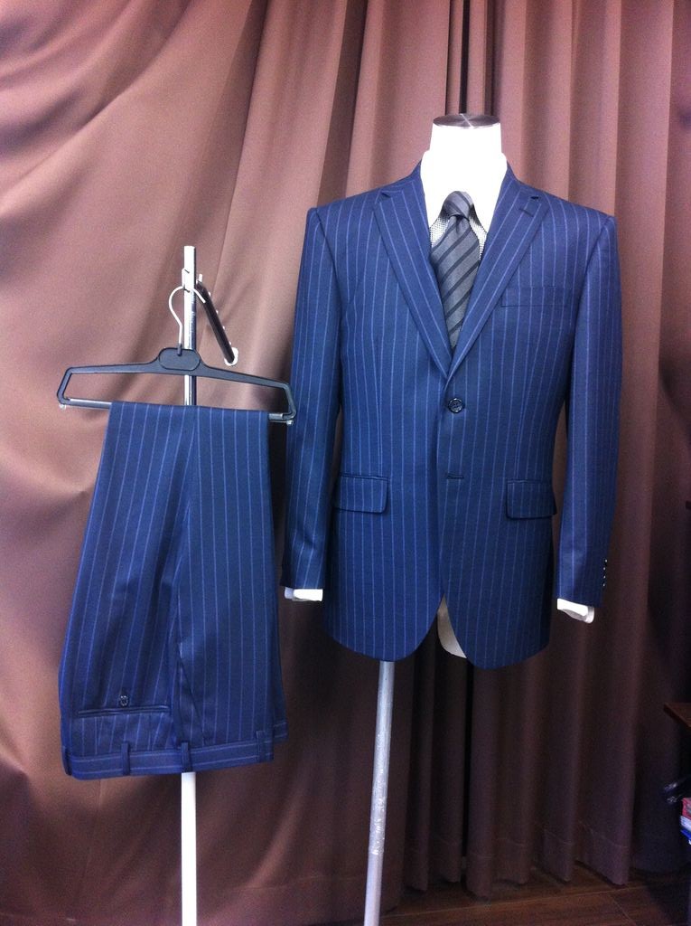 神戸のオーダースーツ屋さん『洋楽オヤジの集まる服屋さん・BIGMAN』のブログ : 完成！ 明るめネイビーのストライプスーツ