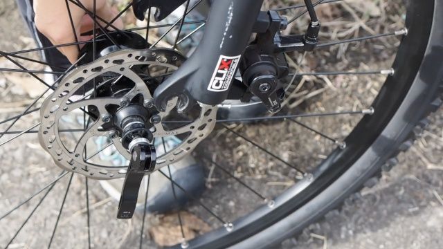 折りたたみ自転車 モンタギュー パラトルーパーの折りたたみ方 