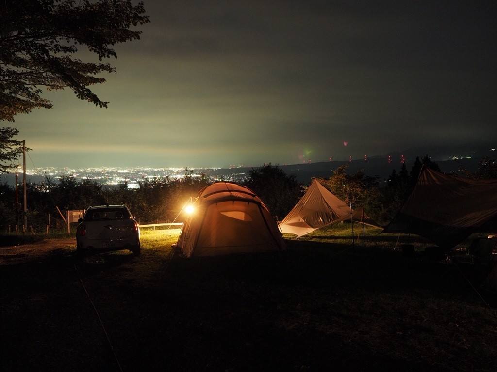 くりの木キャンプ場2 3 Carrying A Tent