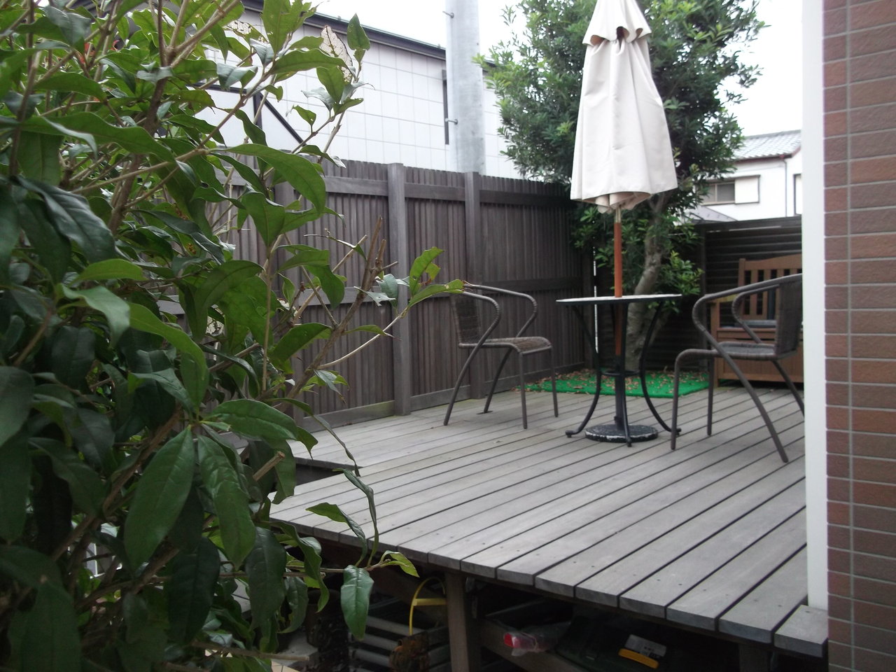 ウッドデッキの経年変化 ウリン3年の場合 後悔しない家づくりblog かすがい ウッドデッキの経年変化 ウリン3年の場合 後悔しない家づくりblog かすがい