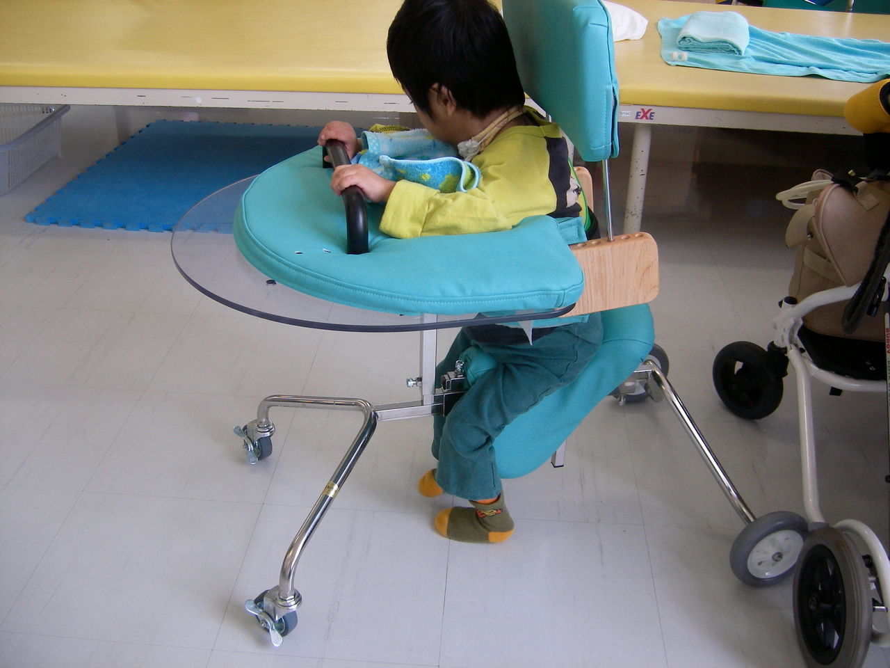 歩行器 障害児用 ポニーウォーカー