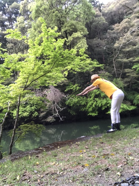 F4C4AA76-CB7A-4370-84B1-9A03E19ED9D1