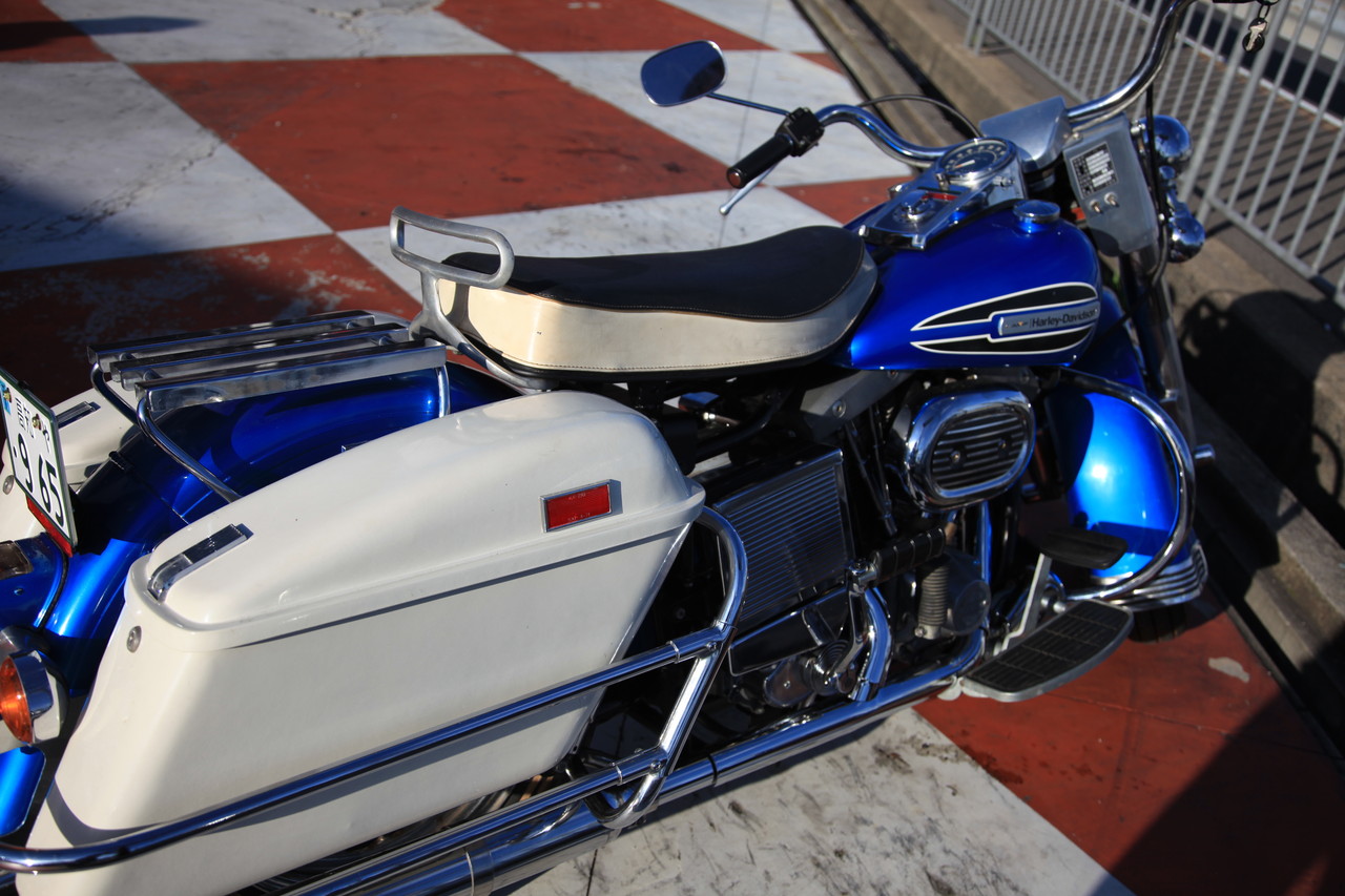 ショベルFLHにアイアンシート : 鼓動館ブログ