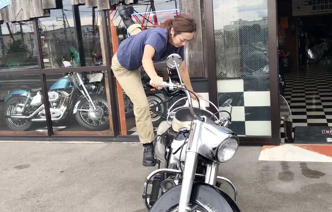 パンヘッドに女性ライダー 鼓動館ブログ