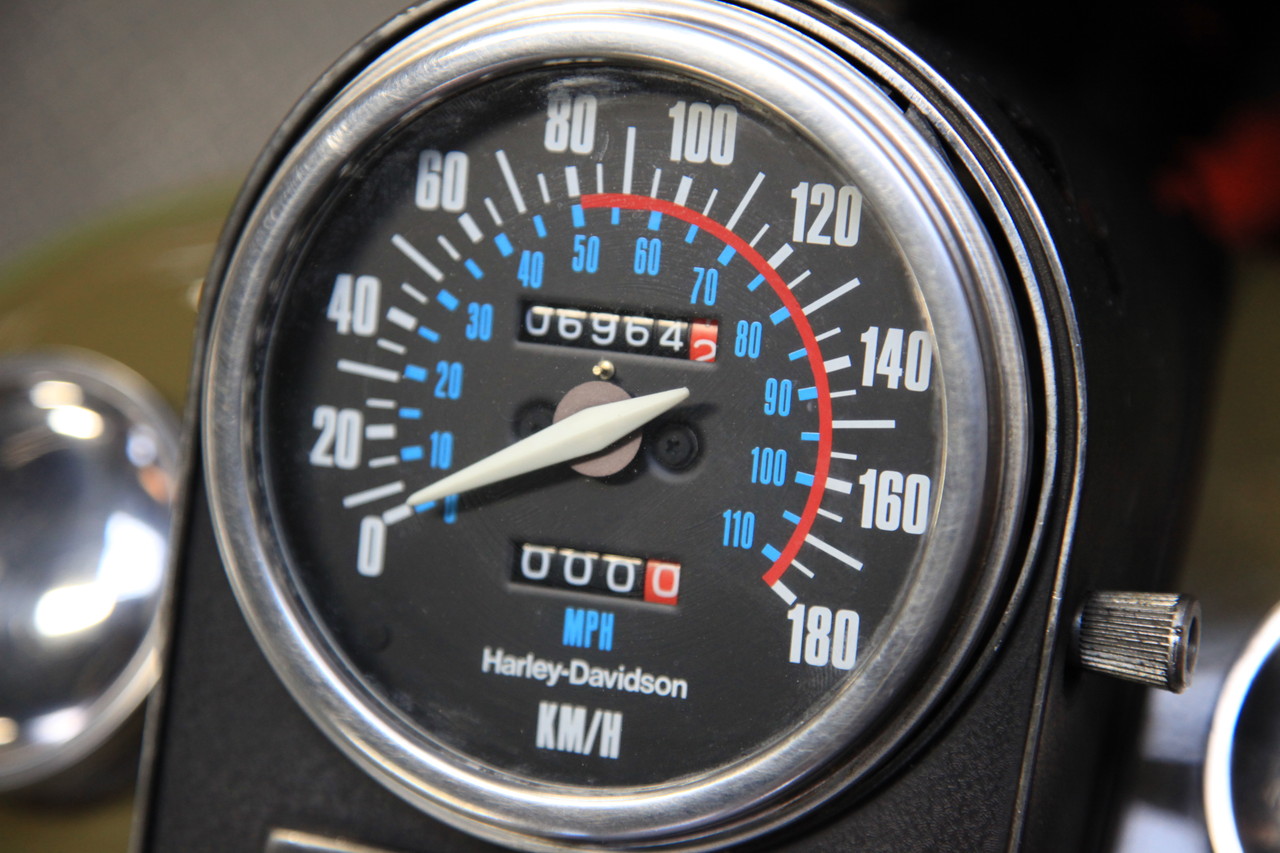 ハーレー　ショベル　FLH 1982 ビンテージ　メーター　6連 H-D FLH 1982】「メーター打ち換え&プライマリーケース交換