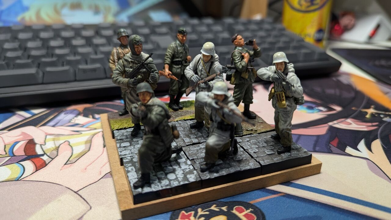 童友社 1/35 ITEM No.20006 コンバットフィギュア ドイツ歩兵 第1弾 WINTER COMBAT&EASTERN FRONT1942/43 東部戦線 APPROACH TO STALINGRAD プラモデル童友社コンバットフィギュア1⁄35の第一弾と第二弾を購入