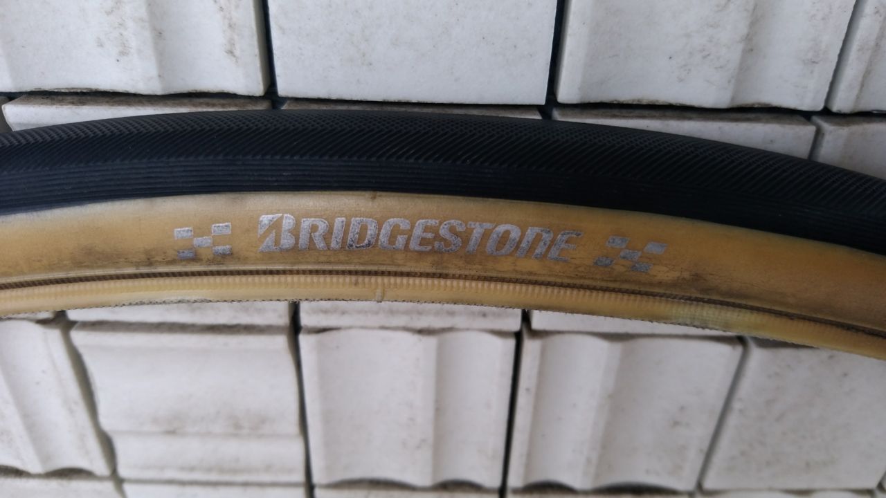 ゆるチャリダーの自転車日本一周(番外編) タイヤ選び 700×32c : ゆる 
