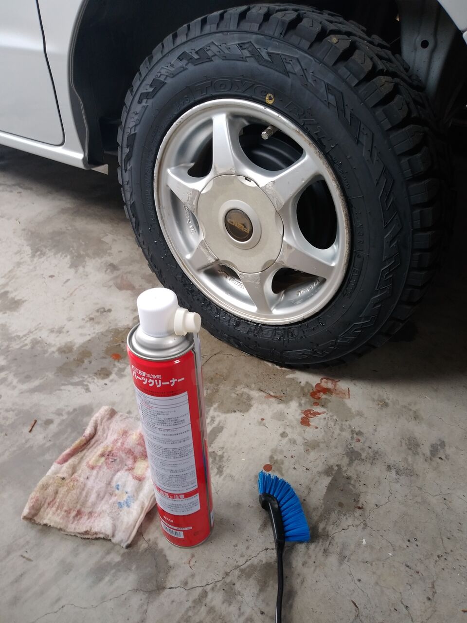 エブリィバンのホイールをスプレー缶でガンメタ塗装 Diy ゆるチャリダーの日誌
