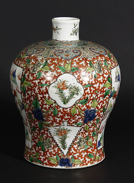 中国古美術 粉彩龍文瓶子（大明年製五彩） : 骨董・古美術品 