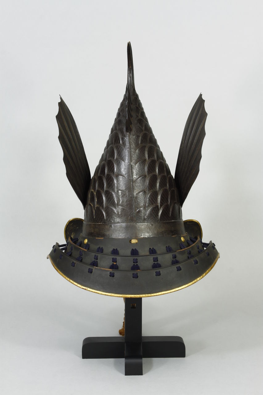 鉄のしゃちほこ　鉄地変り形向鯱透鐔　無銘　地透　高肉彫　毛彫　双鯱　鯱鉾 鉄のしゃちほこ 鉄地変り形向鯱透鐔 無銘 地透 高肉