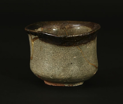 50-20:皮鯨ぐい呑 : 骨董・古美術品オークション 古裂會 <今日 50-20:皮鯨ぐい呑 : 骨董・古美術品オークション 古裂會 <今日