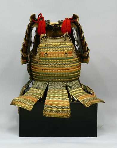 金小札色々威二枚胴具足 : 骨董・古美術品オークション 古裂會