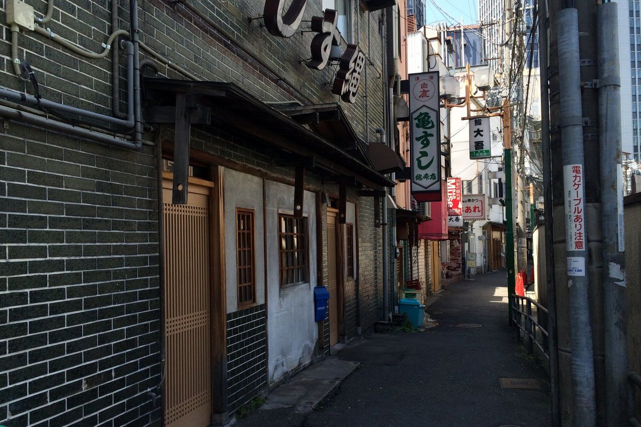 曽根崎の路地裏とビル解体 大阪市北区 Kohの写真館