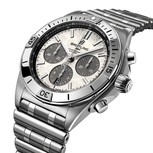 ab0134101a1a1-chronomat-b01-42-japan-edition-three-quarter