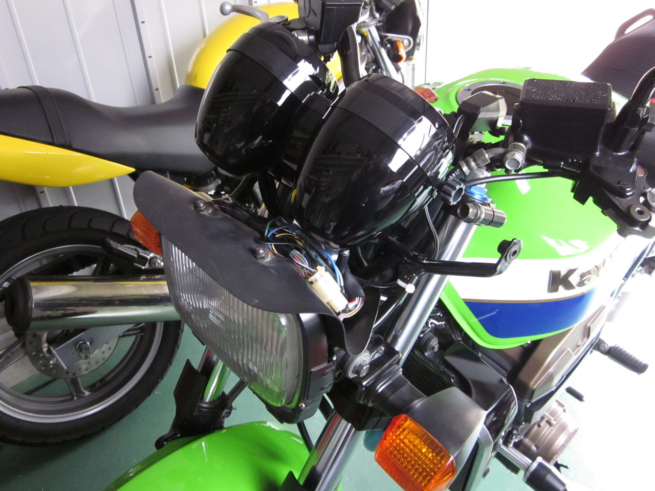 ZRX1200DAEG ダエグ用　JP-akai エアロライトカバー　イエロー ZRX1200DAEG ダエグ JP-Akai エアロライトカバー幻のイエロー