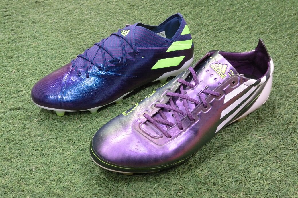 初代F50アディゼロとネメシスメッシ19.1のカメレオンパープルを 初代F50アディゼロとネメシスメッシ19.1のカメレオンパープルを