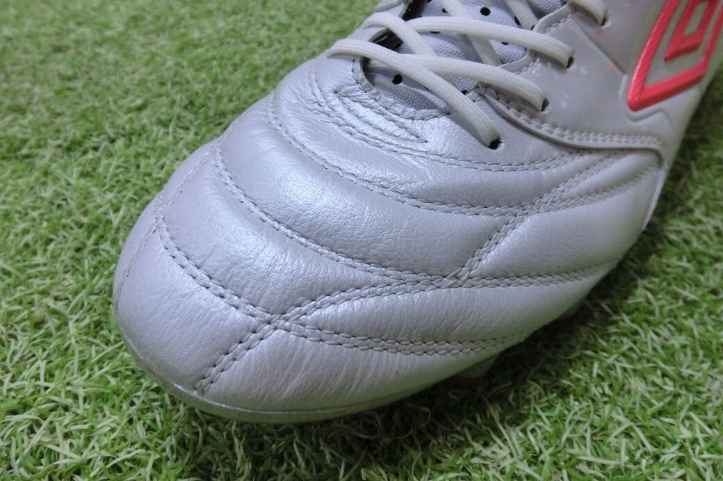 柴崎岳の特別仕様スパイク、UMBRO「アクセレイタープロMIX」を