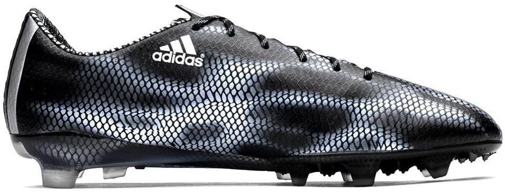 17 18cl決勝のレフェリー 審判団 の着用スパイクをクローズアップ Kohei S Blog サッカースパイク情報ブログ