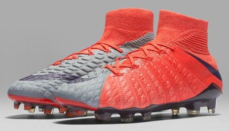 海外限定カラー】 NIKE WOMEN'S Radiation Flare Pack 登場