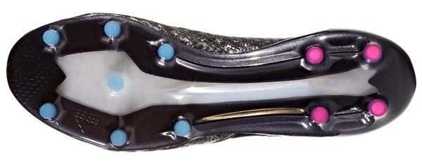 黒×ピンク】 新色 エース17+ ピュアコントロール FG/AG 海外で登場