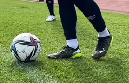 ガンバ大阪 宇佐美貴史 選手 私物 直筆サイン入り スパイク No.7