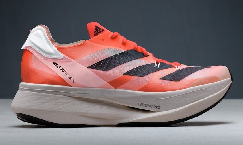 エックススピードフロー」にアディゼロプライムXをモチーフにした新色