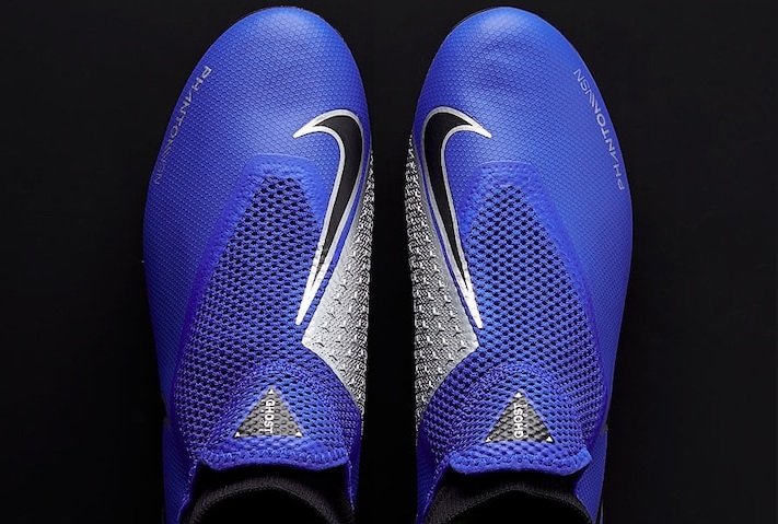 NIKE テイクダウンモデルのスパイクにアンチクロッグSG-PRO