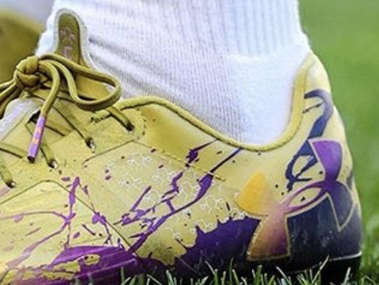 メンフィス・デパイ　リヨン リヨンFWメンフィス・デパイが着用する特別仕様のUAスパイク