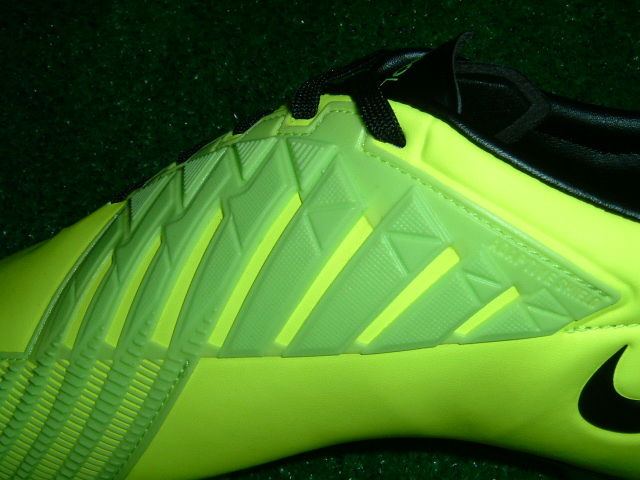 NIKE T90 レーザー4 HG-B ACC : Kohei's BLOG サッカースパイク情報ブログ