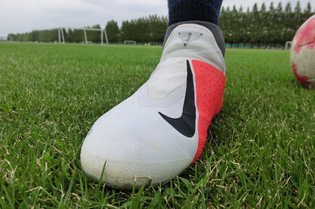 レビュー】 ナイキ ファントムビジョン アカデミー HG 評価 : Kohei's