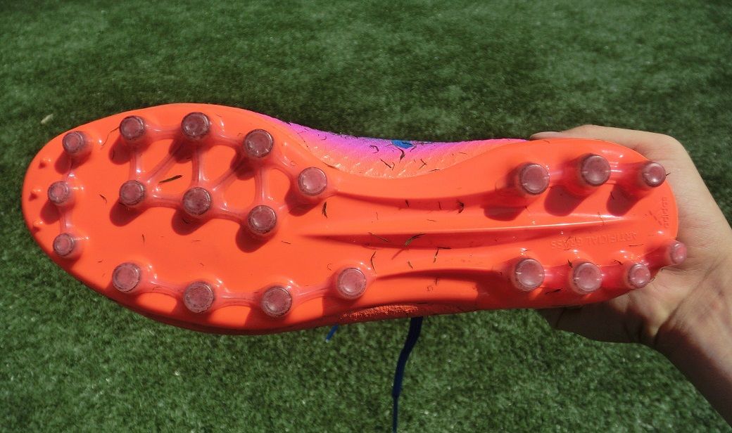 レビュー】 アディダススパイクの人工芝用AGソール (メッシ16.1AG