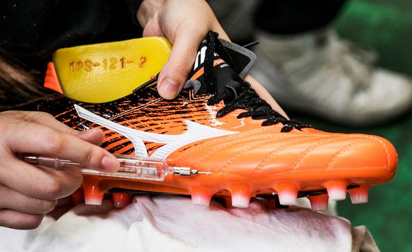 追記】 ミズノ モレリアNEO2 オレンジ×白×黒 : Kohei's BLOG